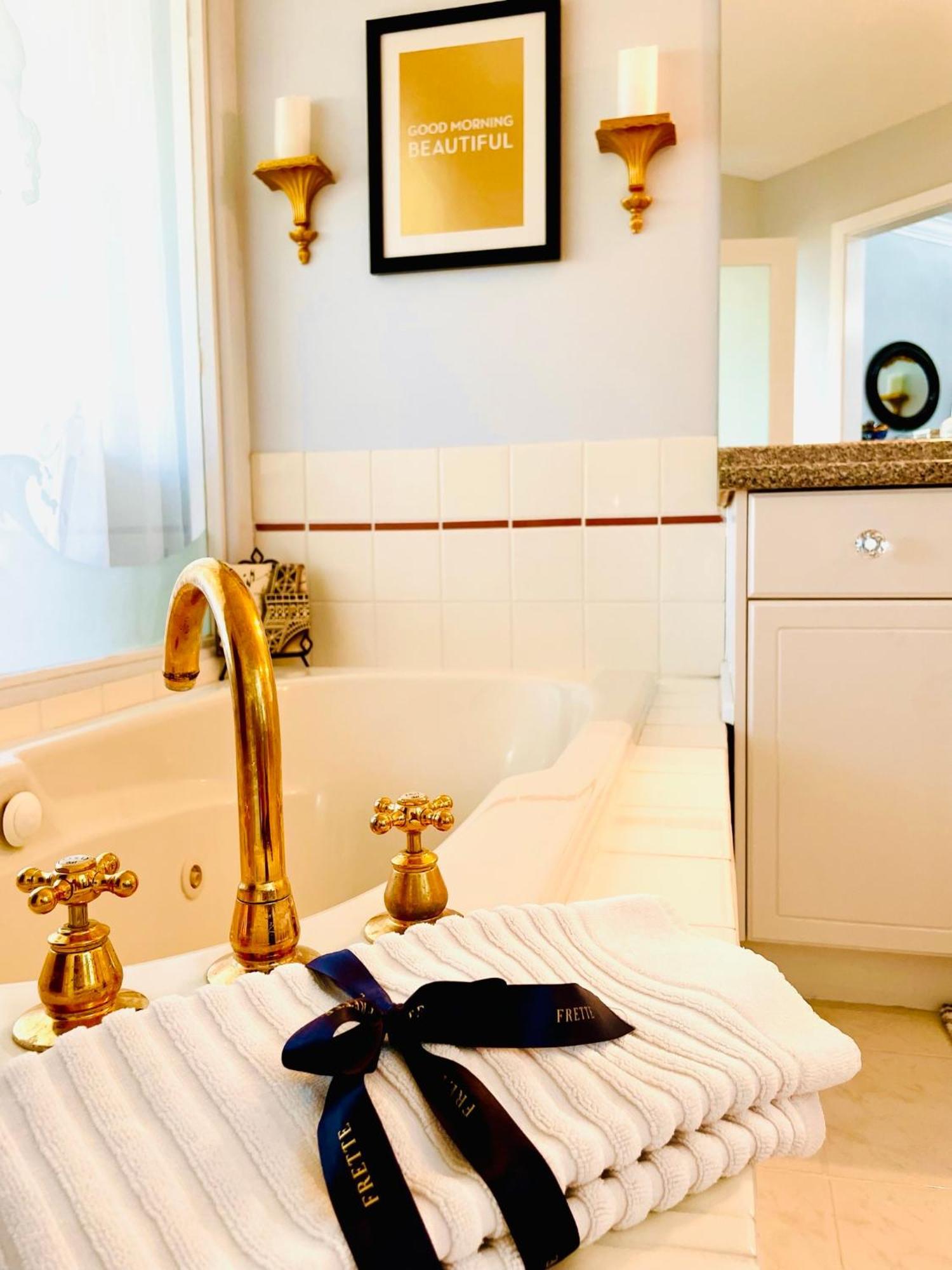Donna'S Bed & Breakfast ไวท์ร็อค ภายนอก รูปภาพ